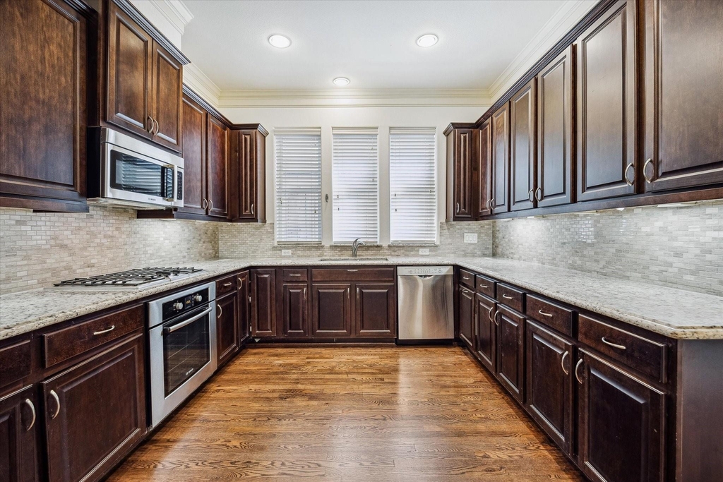 1407 Knox Street - Photo 10