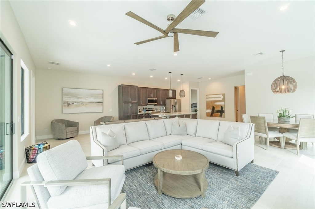 822 105th Avenue N - Photo 4