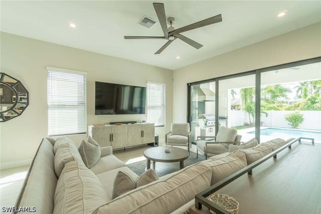 822 105th Avenue N - Photo 3