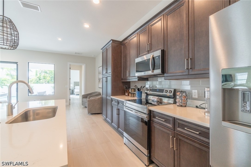 822 105th Avenue N - Photo 9