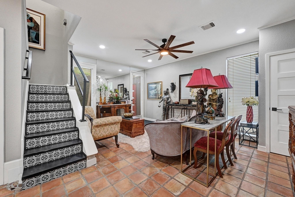 2100 Commonwealth Street - Photo 1