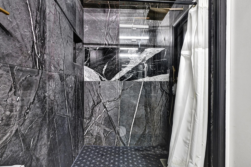 2100 Commonwealth Street - Photo 14