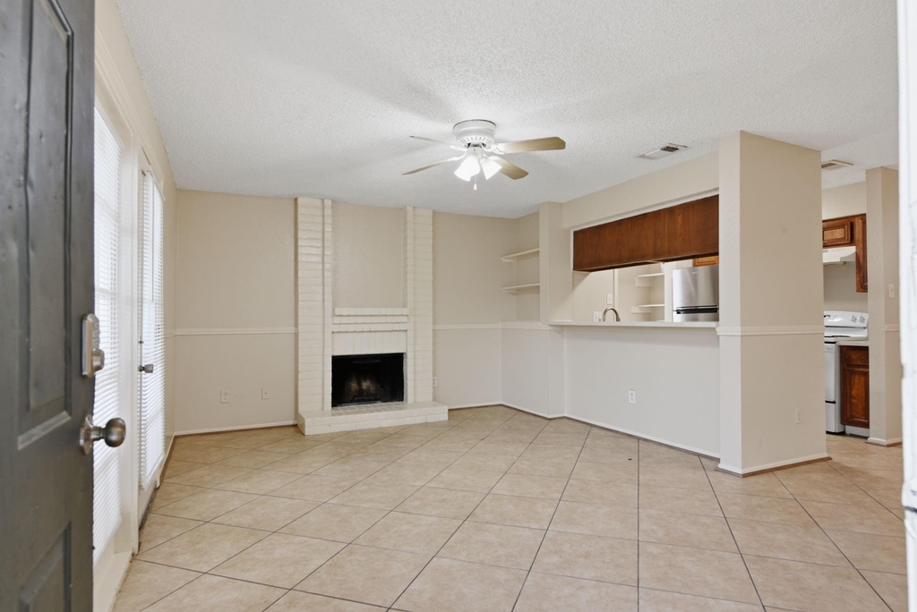 1310 Brenda Lane - Photo 5