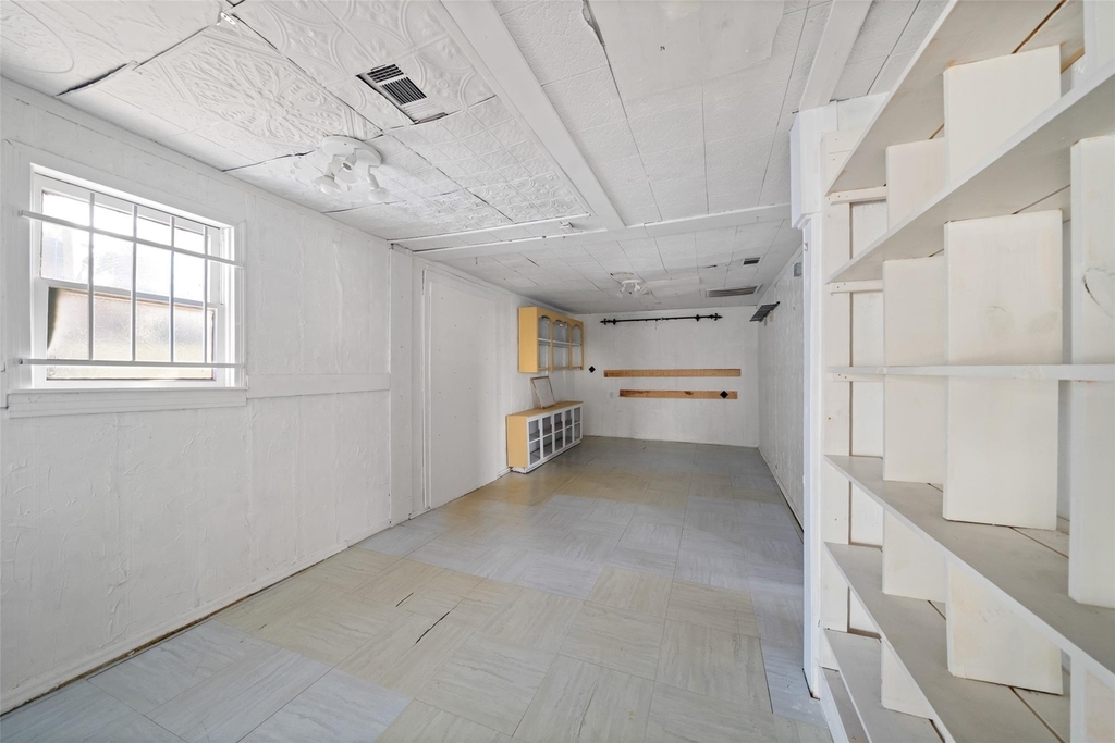26407 Preston Avenue - Photo 8
