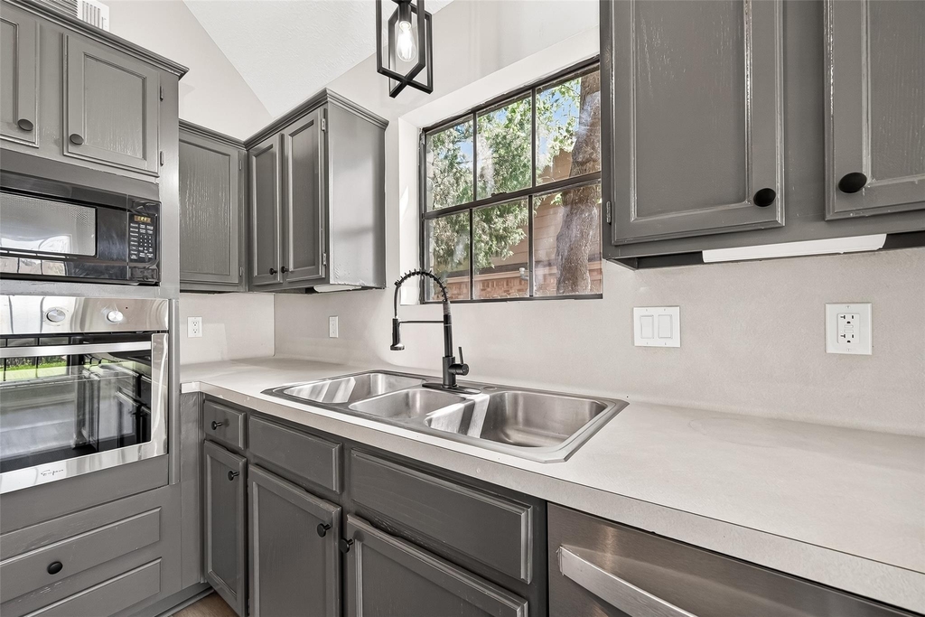 4906 Pleasure Lake Lane - Photo 16