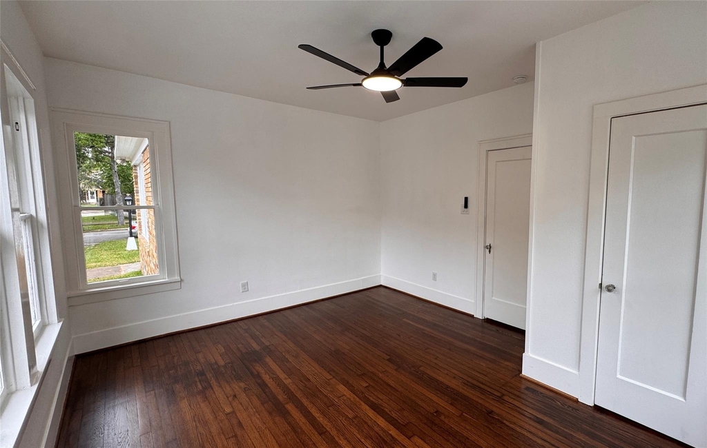 1569 Elliott Street - Photo 11