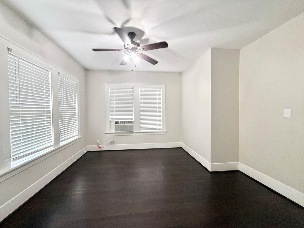 1126 Berthea Street - Photo 11
