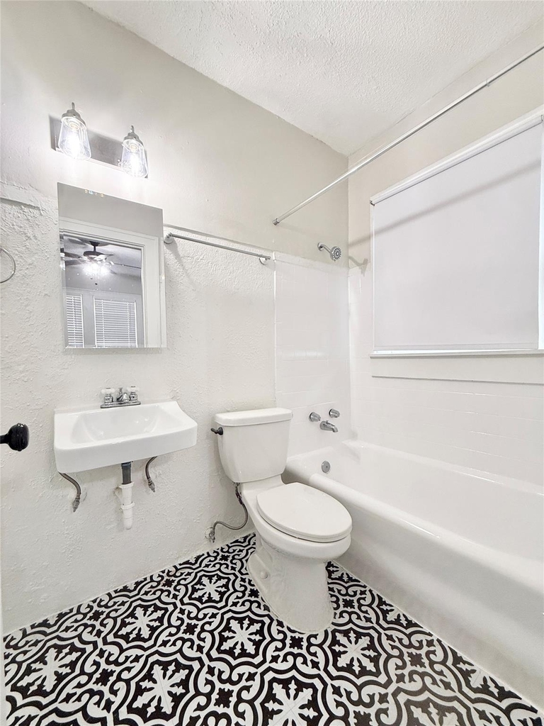 1126 Berthea Street - Photo 13