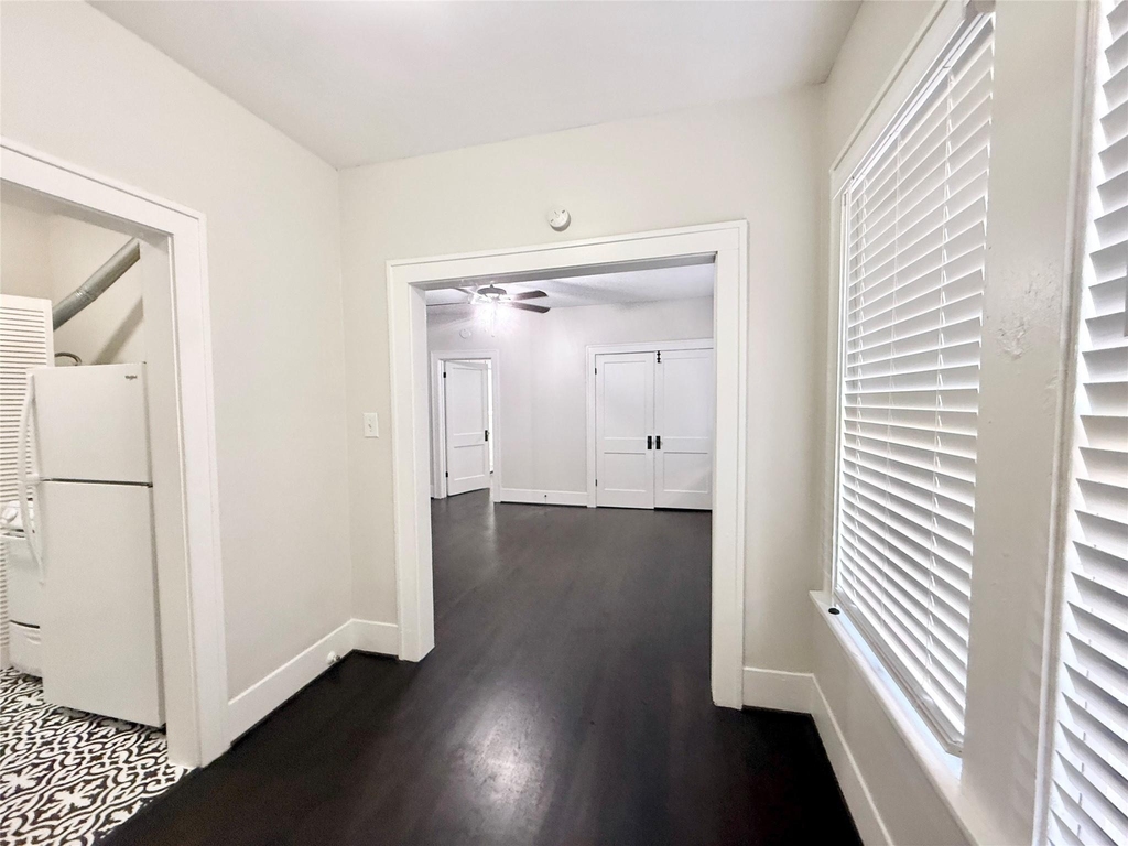 1126 Berthea Street - Photo 6