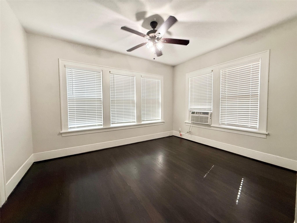 1126 Berthea Street - Photo 10