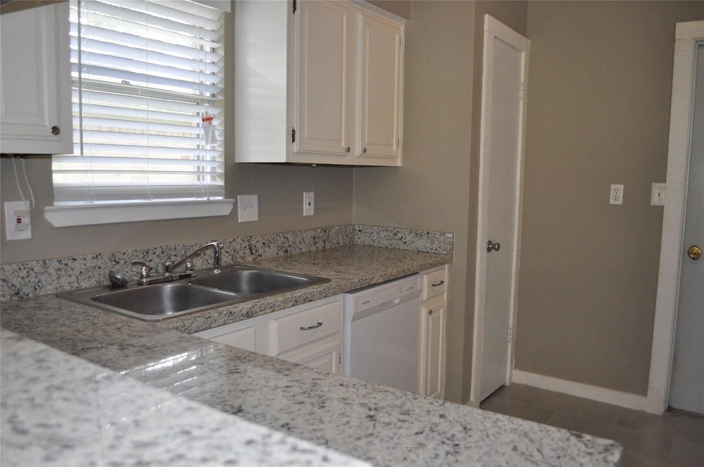 22411 Merrymount Drive - Photo 1