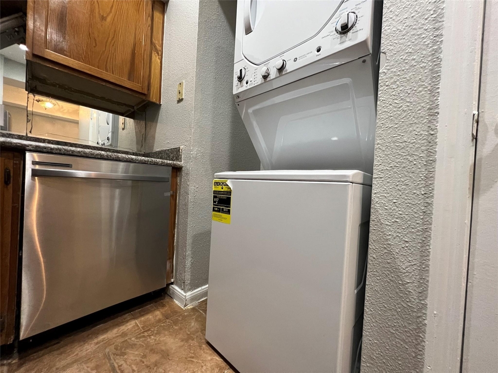 8055 Cambridge Street - Photo 9