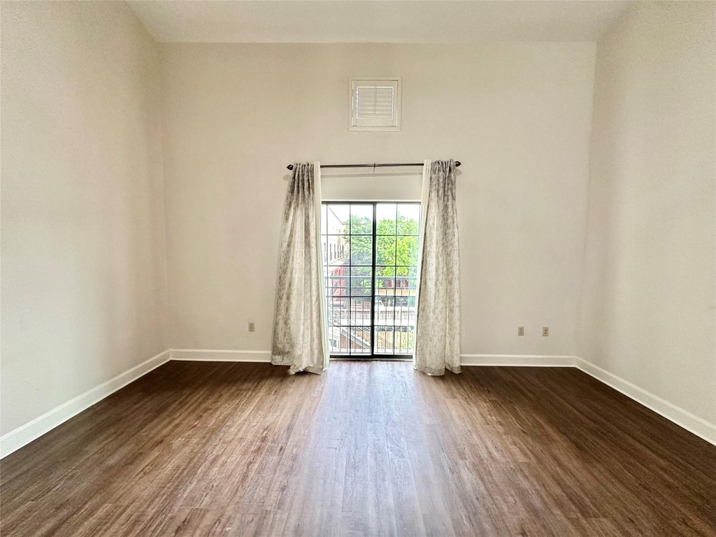 1602 Elgin Street - Photo 18