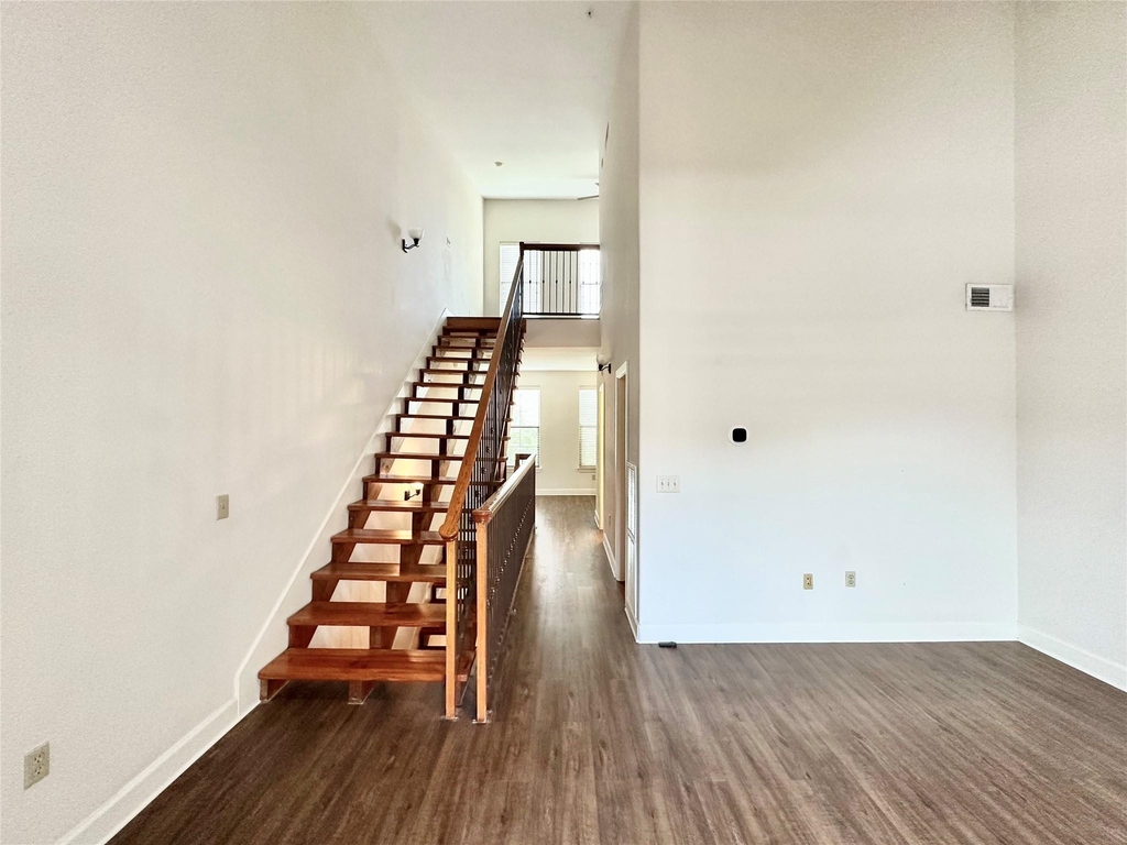1602 Elgin Street - Photo 14