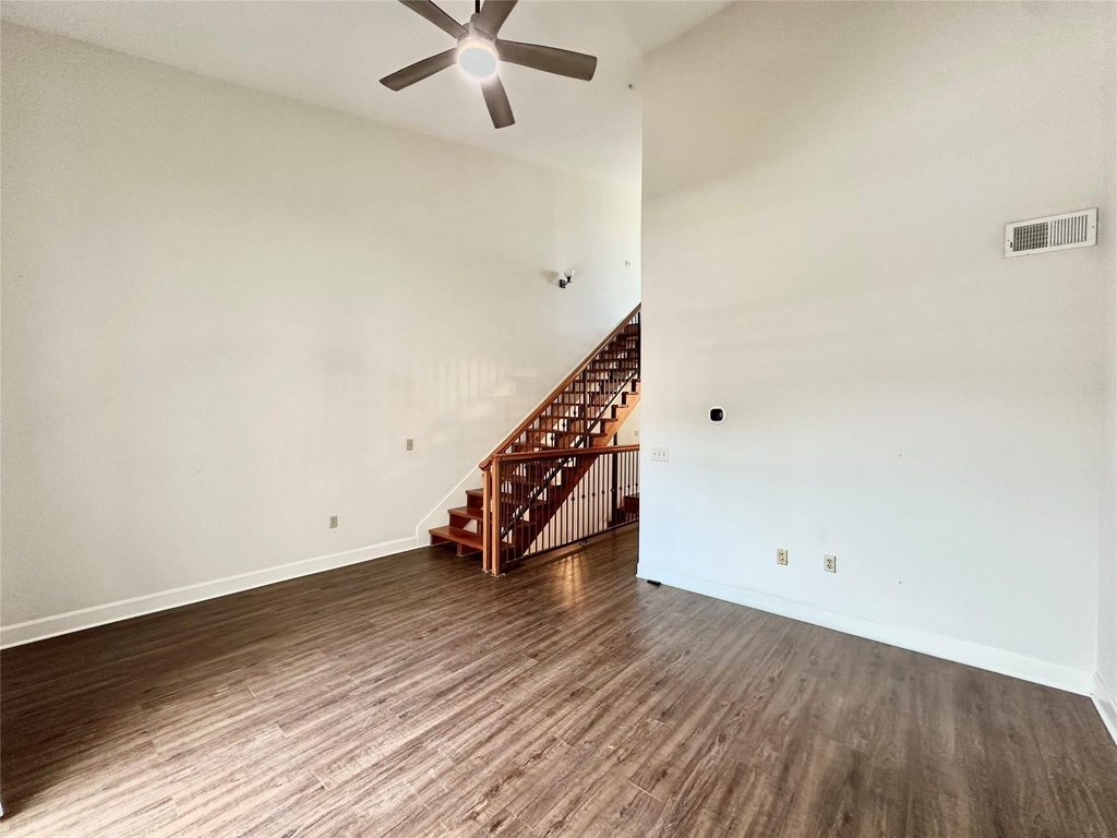 1602 Elgin Street - Photo 13