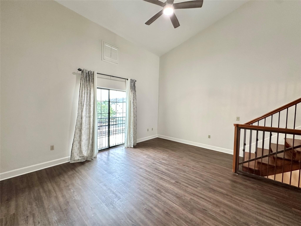 1602 Elgin Street - Photo 12