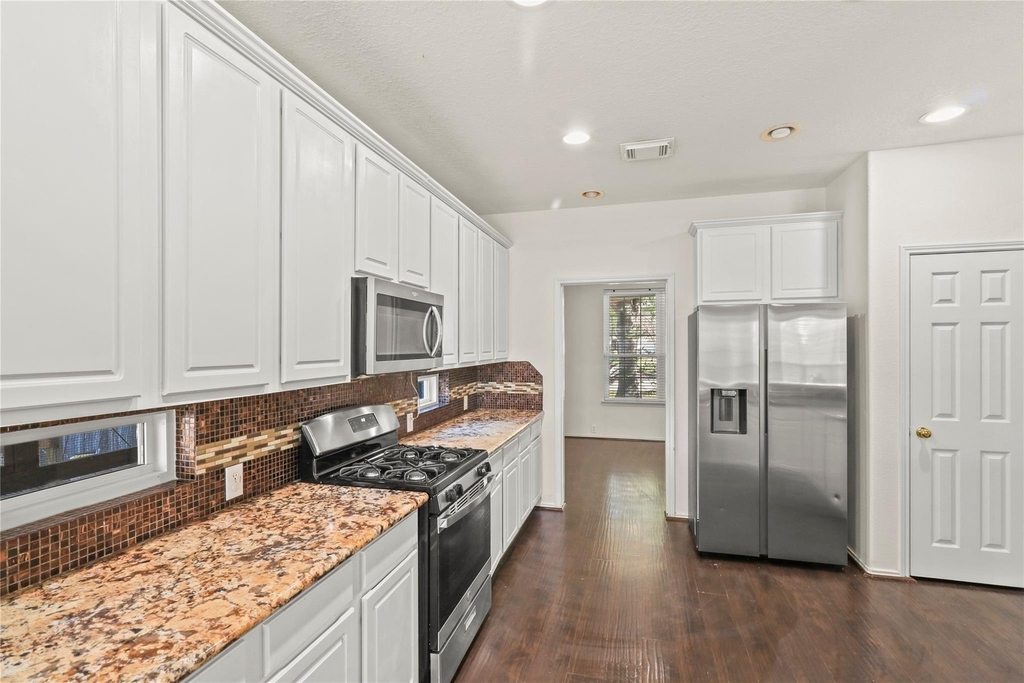 20510 Pioneer Bend Court - Photo 17