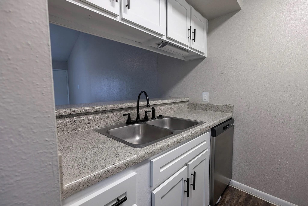 15100 Golden Eagle Drive - Photo 2