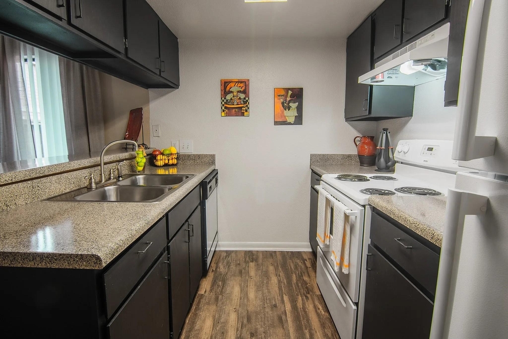 15100 Golden Eagle Drive - Photo 3