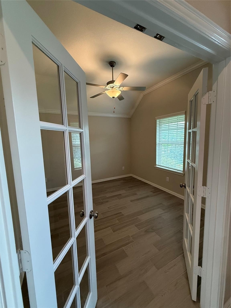 1562 Ancient Oak Lane - Photo 4