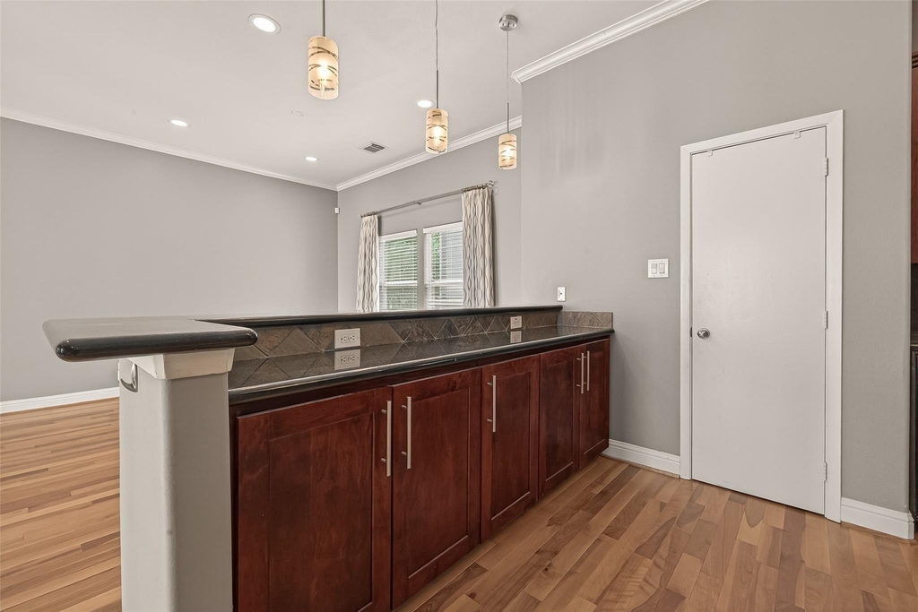 1107 Saint Charles Street - Photo 16