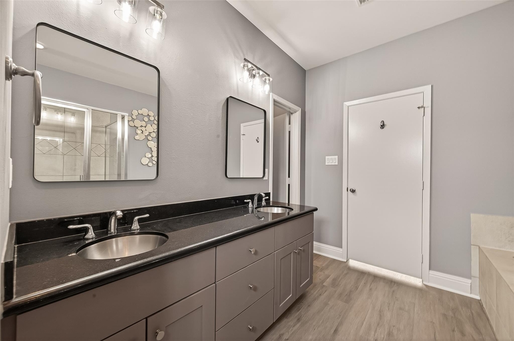 1107 Saint Charles Street - Photo 23
