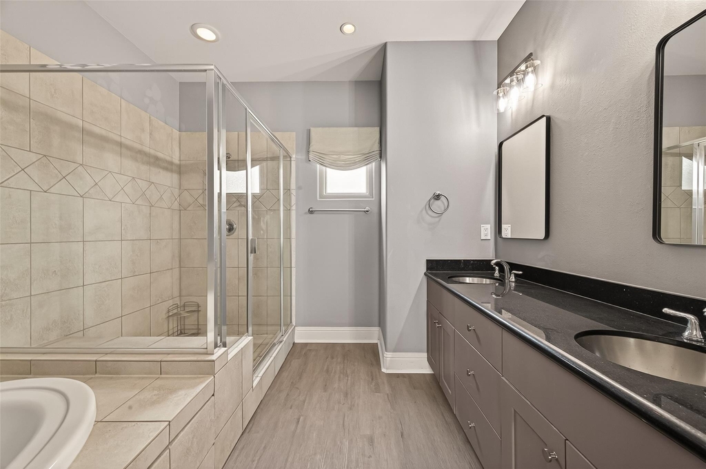 1107 Saint Charles Street - Photo 24