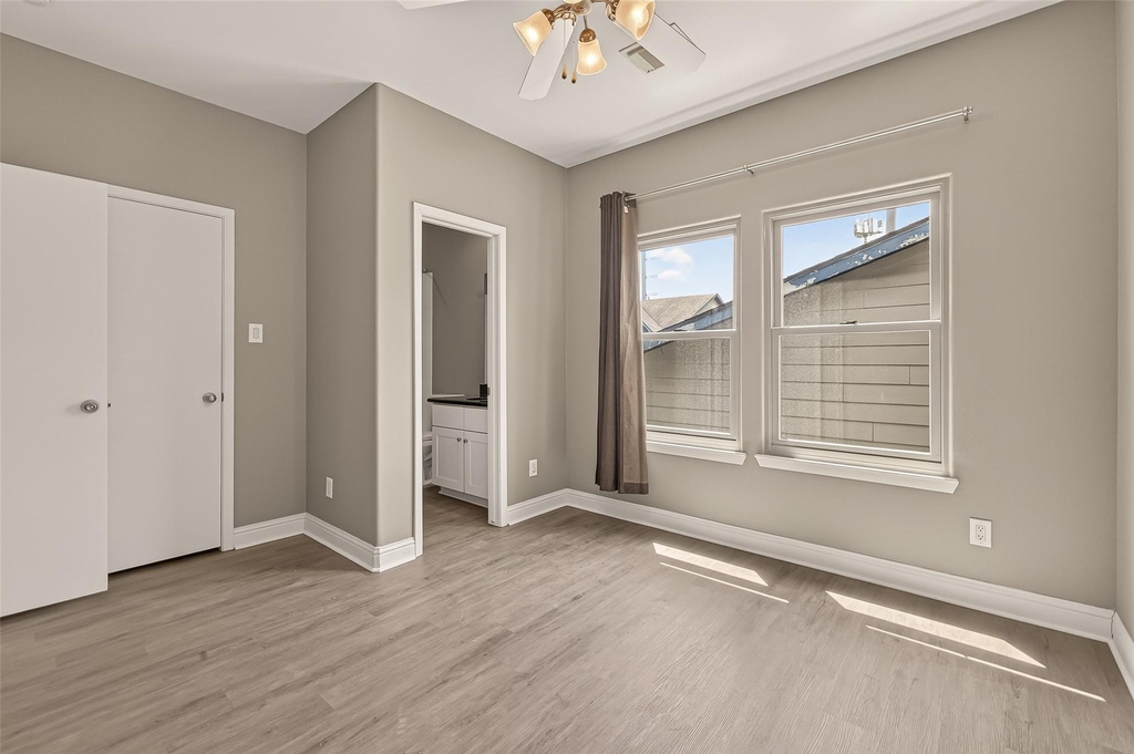 1107 Saint Charles Street - Photo 5
