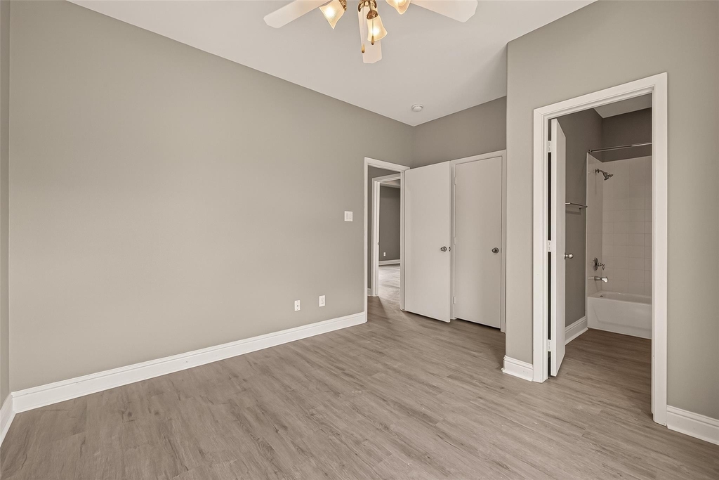 1107 Saint Charles Street - Photo 4