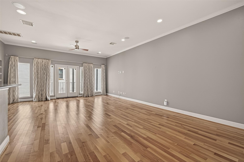 1107 Saint Charles Street - Photo 8