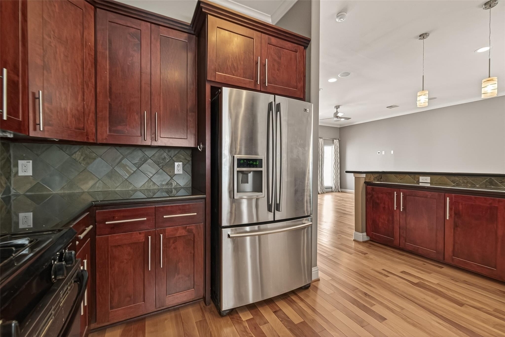 1107 Saint Charles Street - Photo 13