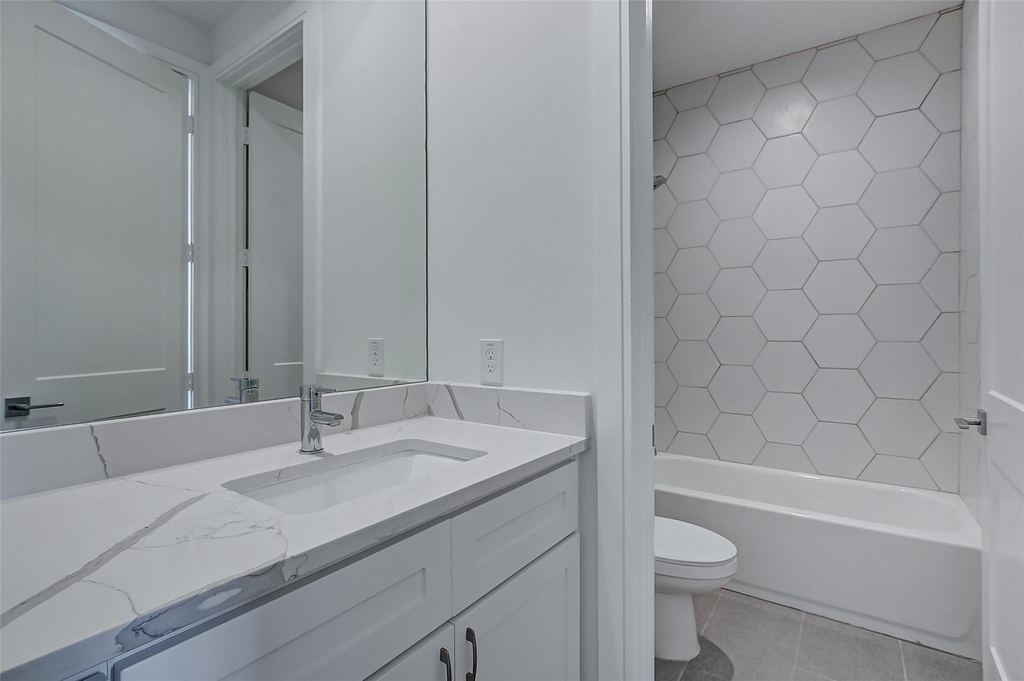 8926 Spring Knoll Forest Drive - Photo 13