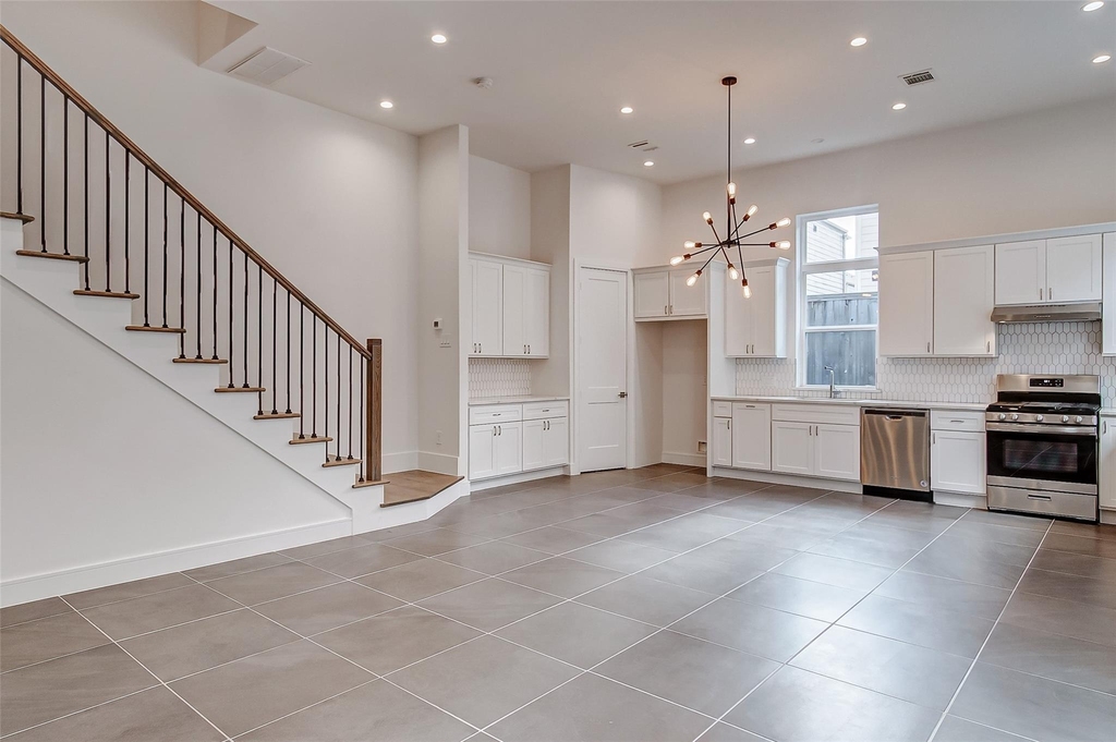 8926 Spring Knoll Forest Drive - Photo 3