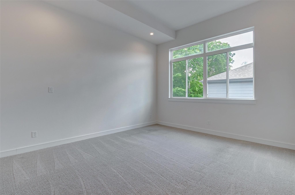 8926 Spring Knoll Forest Drive - Photo 16