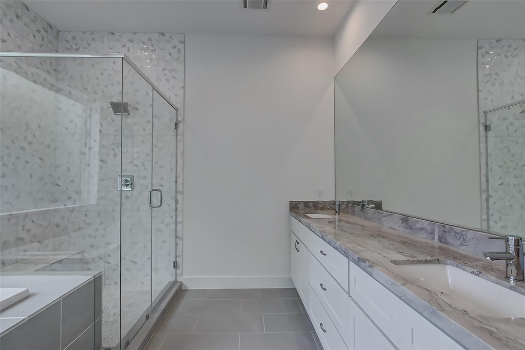 8926 Spring Knoll Forest Drive - Photo 18