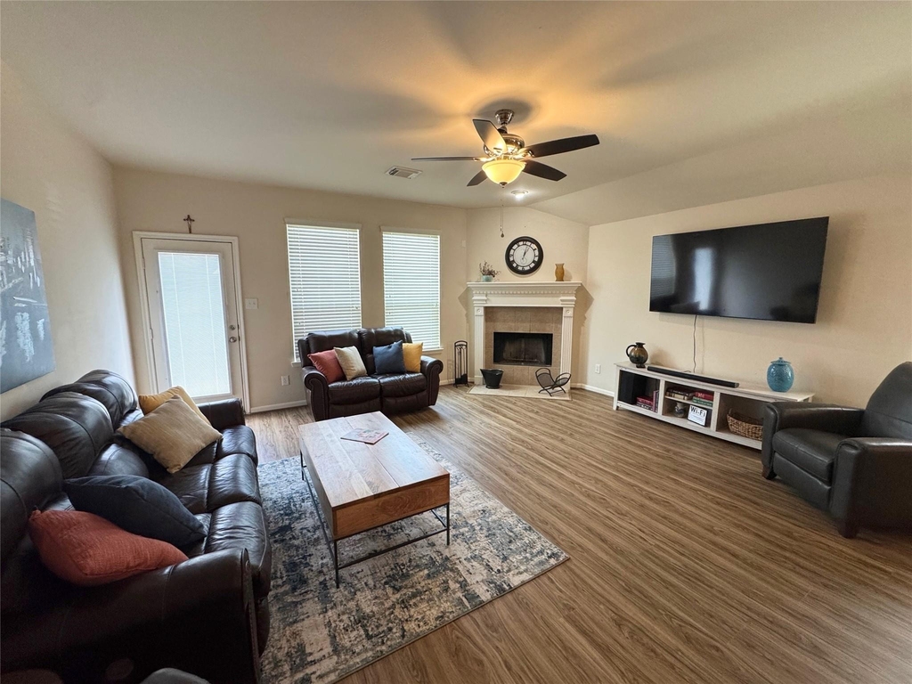 21818 Saragosa Pond Lane - Photo 4