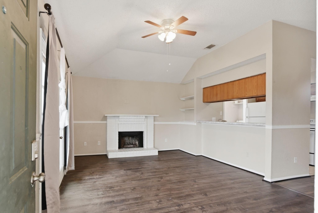 1310 Brenda Lane - Photo 5