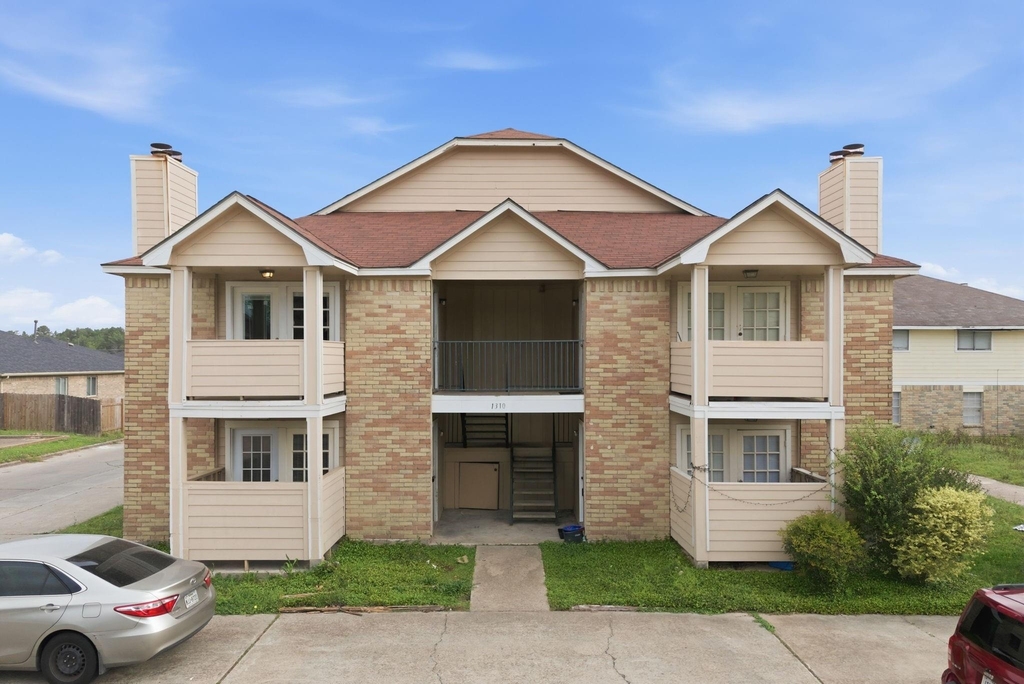 1310 Brenda Lane - Photo 3