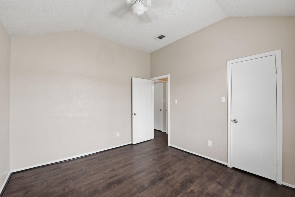 1310 Brenda Lane - Photo 10