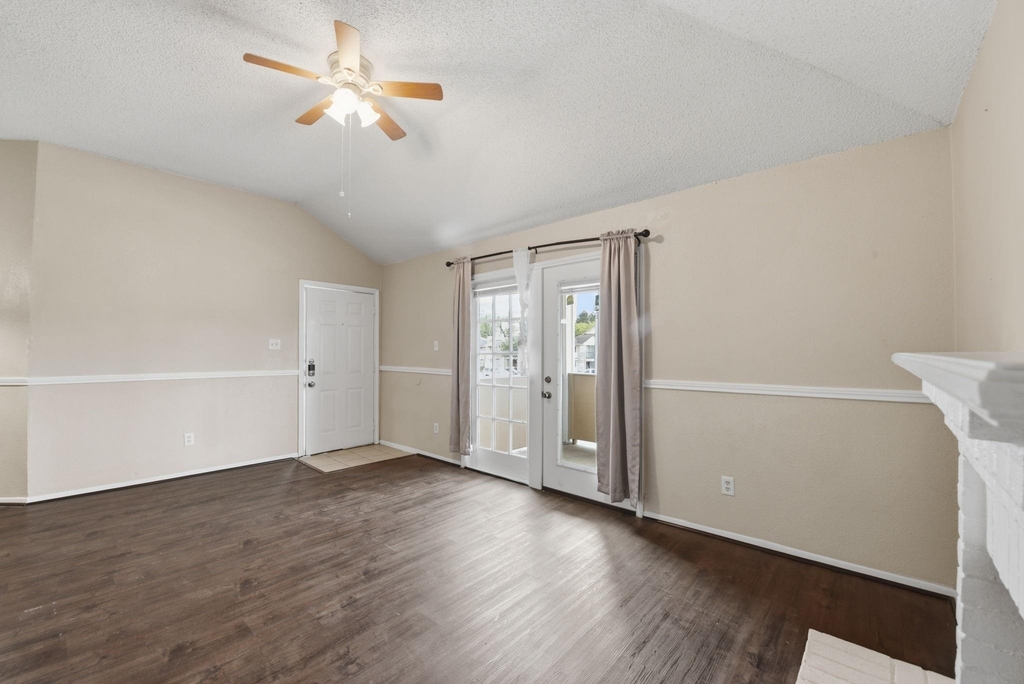 1310 Brenda Lane - Photo 6