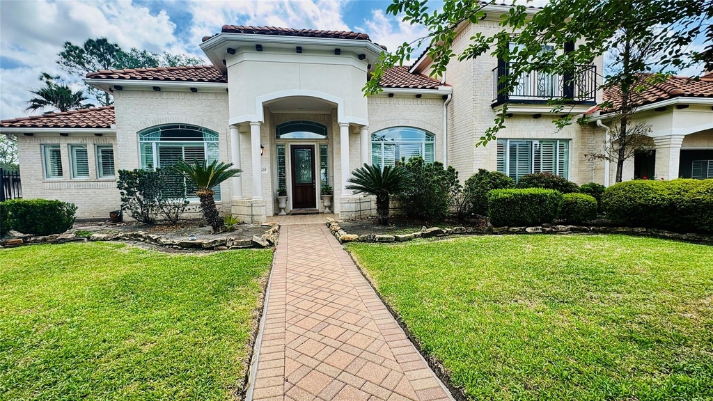 18623 Windsor Lakes Drive - Photo 1