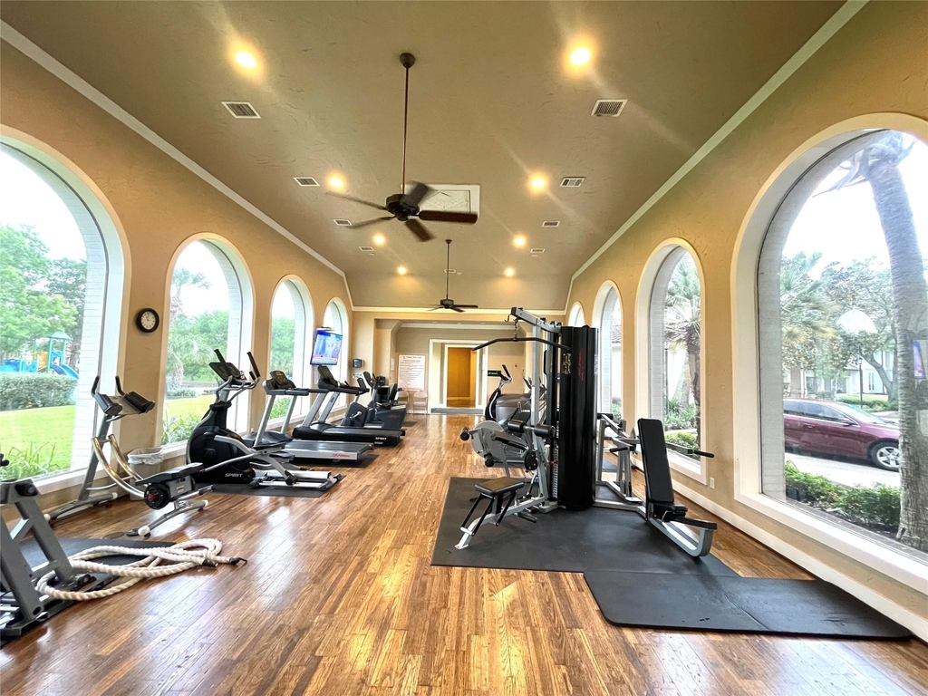 18623 Windsor Lakes Drive - Photo 4