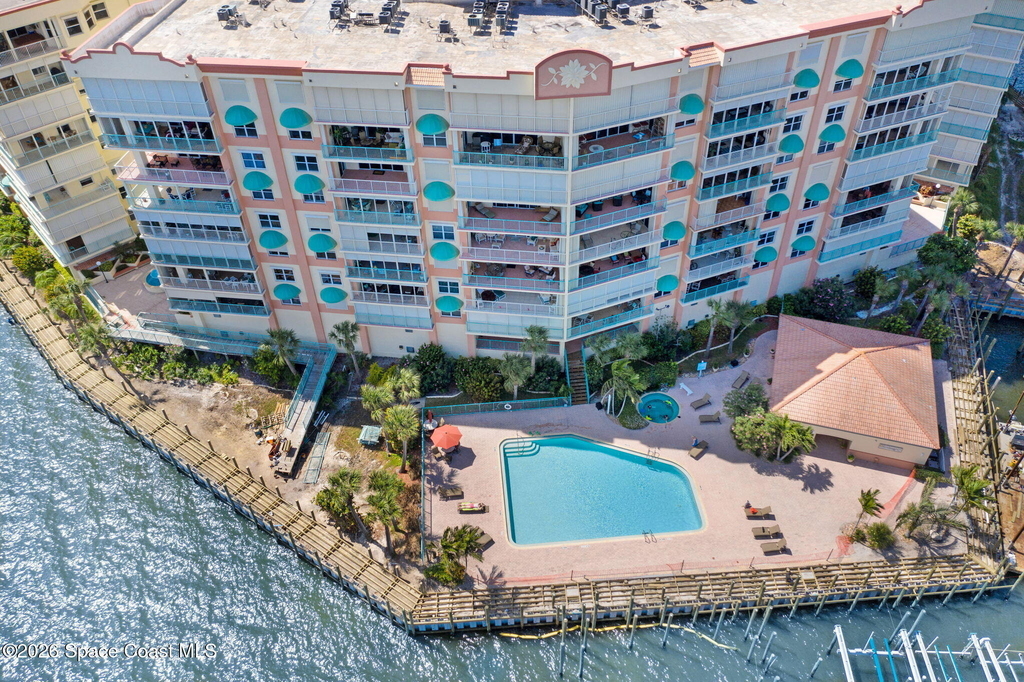 102 Riverside Drive - Photo 2