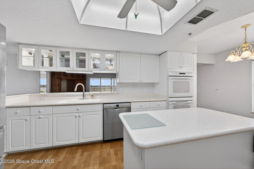 102 Riverside Drive - Photo 18