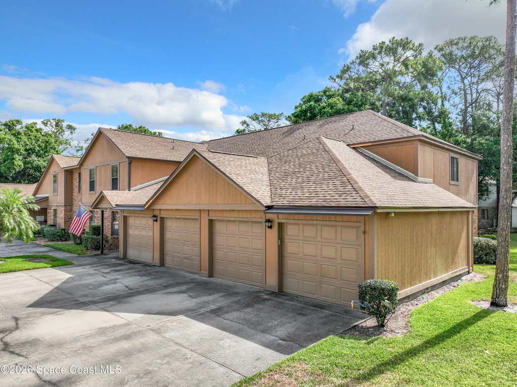 605 Saint Albans Court W - Photo 1