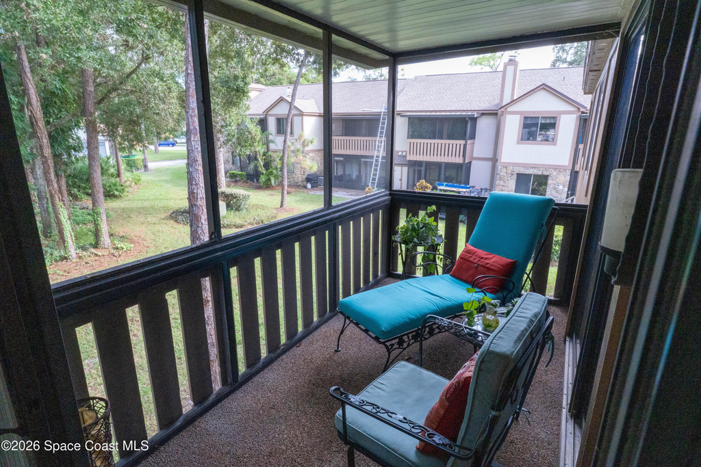 605 Saint Albans Court W - Photo 19