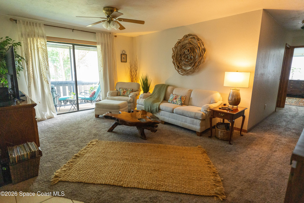 605 Saint Albans Court W - Photo 5