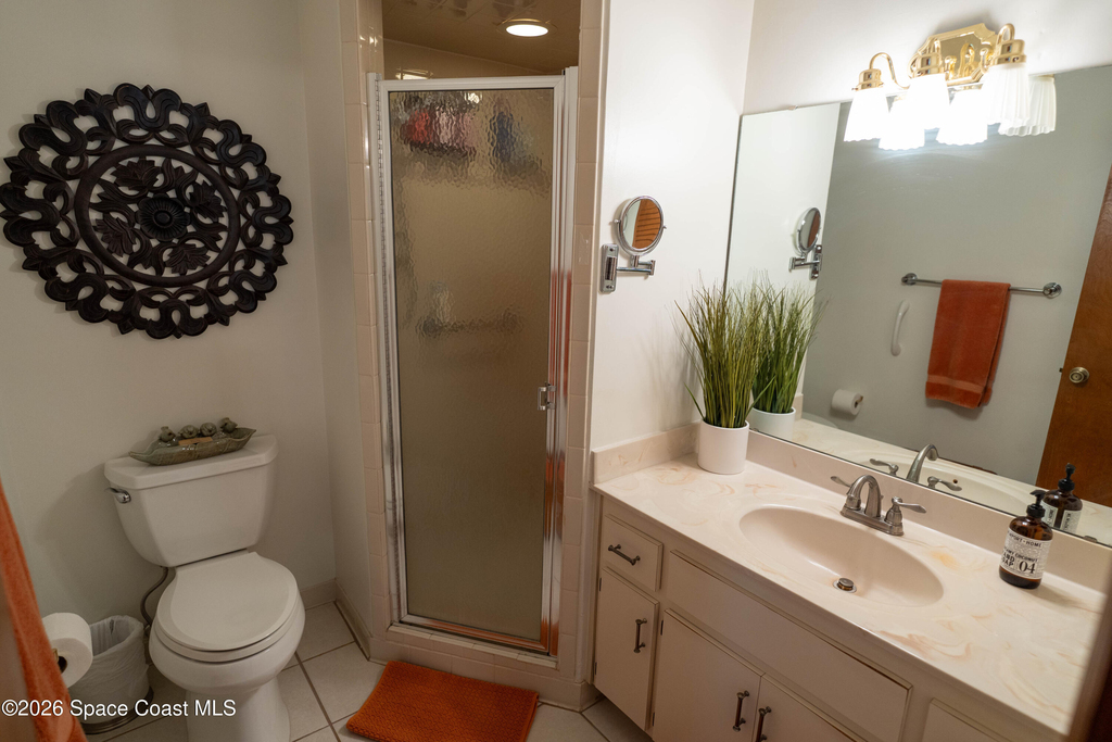 605 Saint Albans Court W - Photo 14