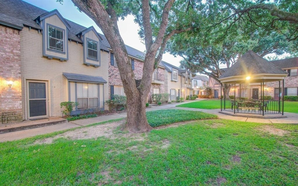 14703 Barryknoll Lane - Photo 2