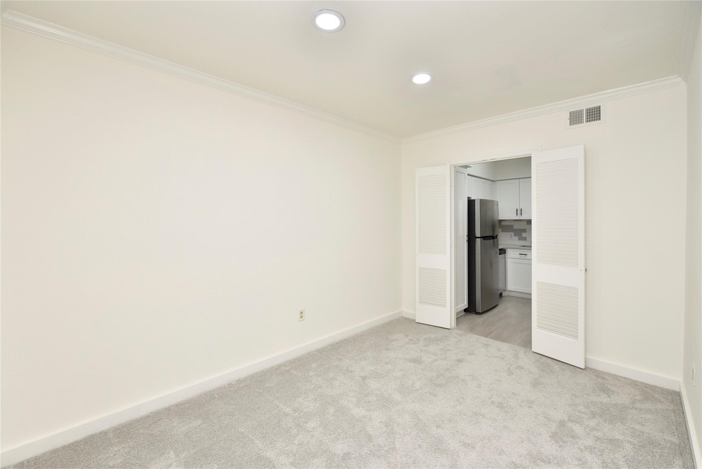 2600 Bellefontaine Street - Photo 22